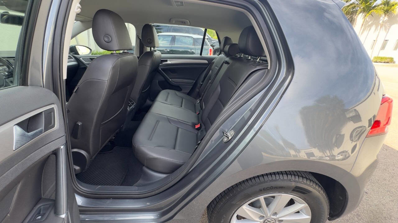 Used 2015 Volkswagen Golf S image 20