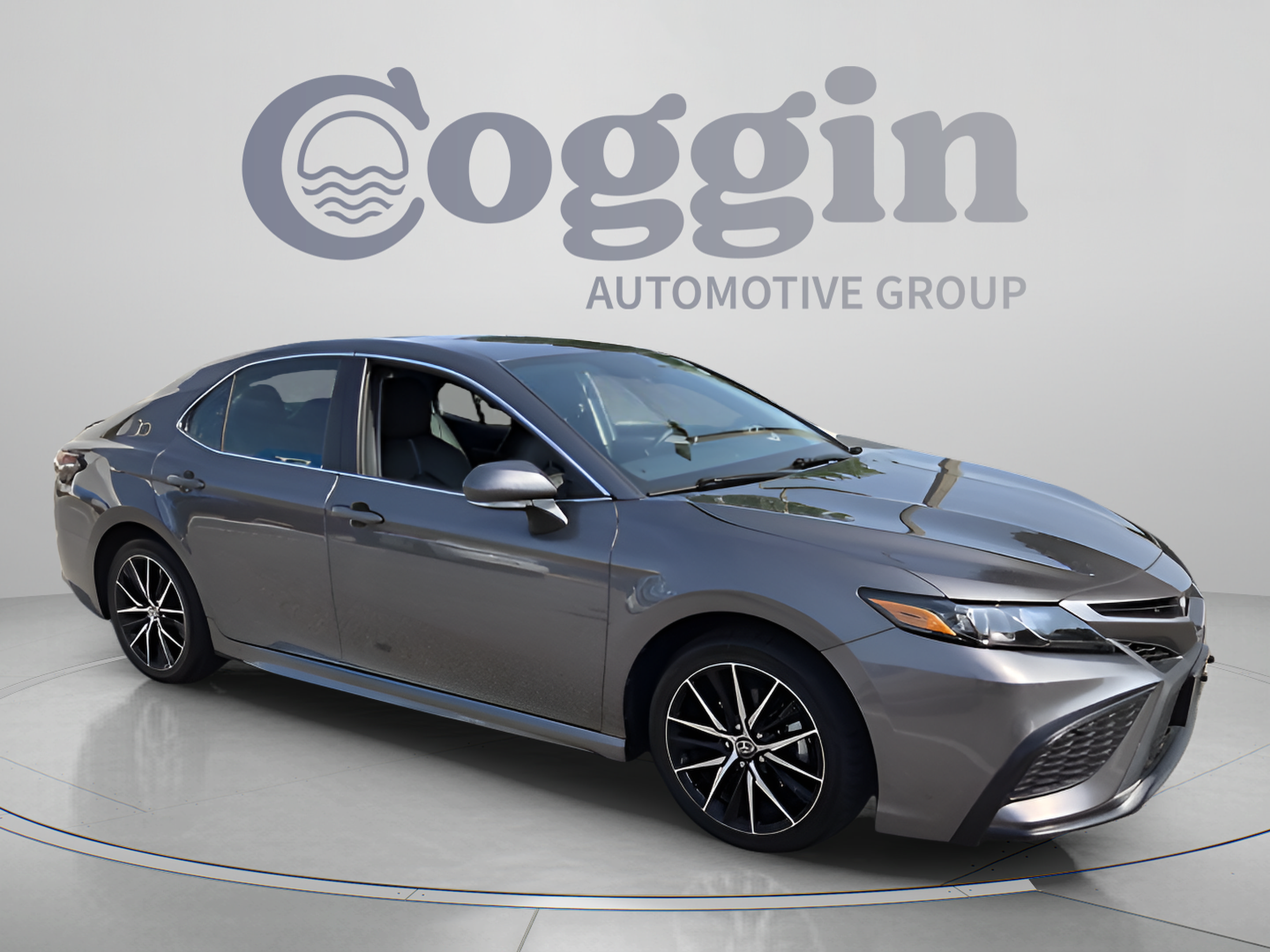 Used 2024 Toyota Camry SE FWD image 7