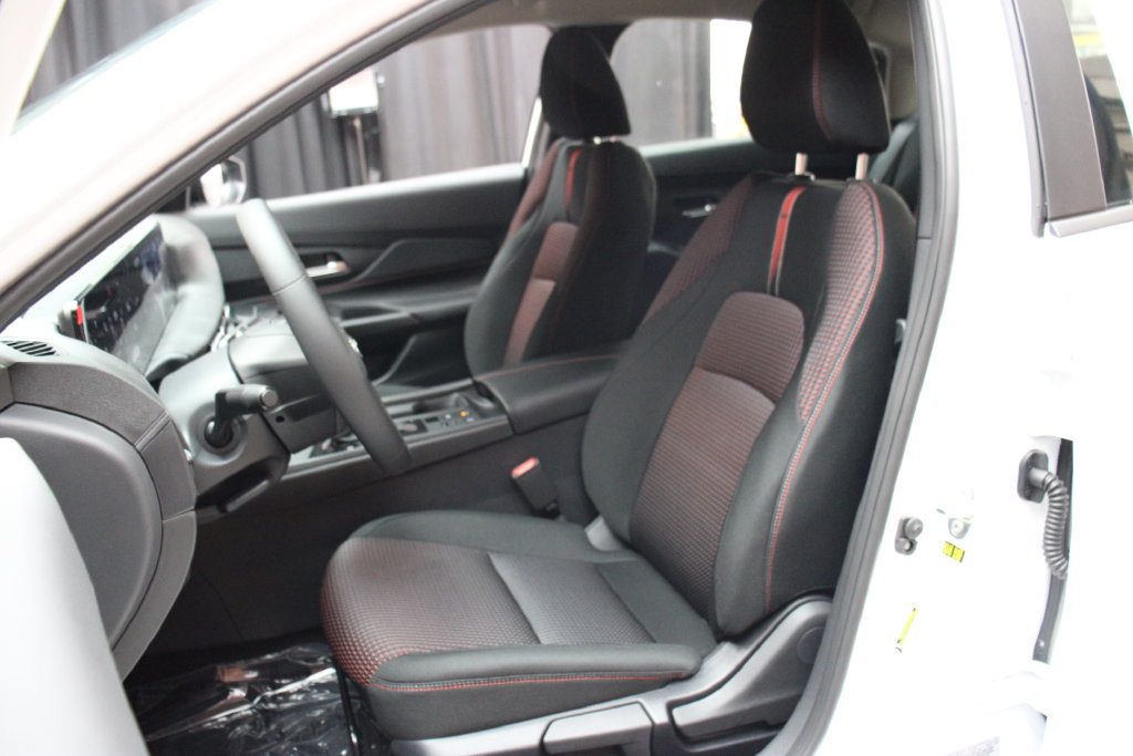 New 2027 Nissan Sentra SR w/ Floor Mat Package FWD image 19
