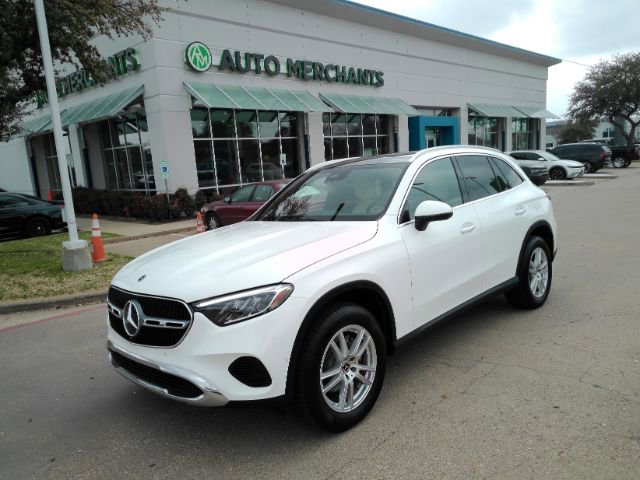Used 2024 Mercedes-Benz GLC 300 image 1