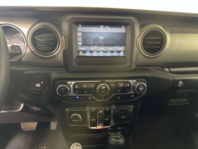 Used 2023 Jeep Wrangler Unlimited w/ Cold Weather Group image 21