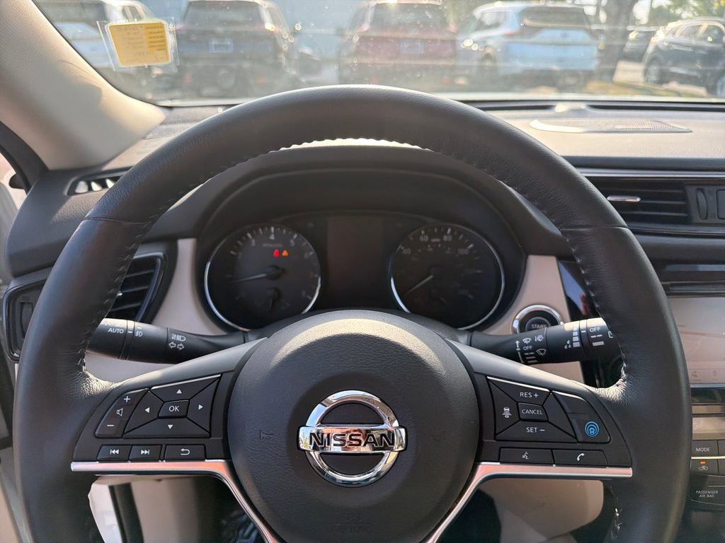 Used 2018 Nissan Rogue SL w/ Premium Package FWD image 26