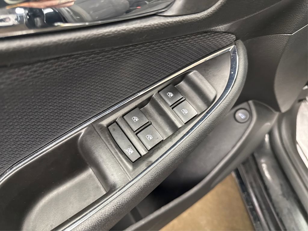 Used 2019 Chevrolet Cruze LS image 29