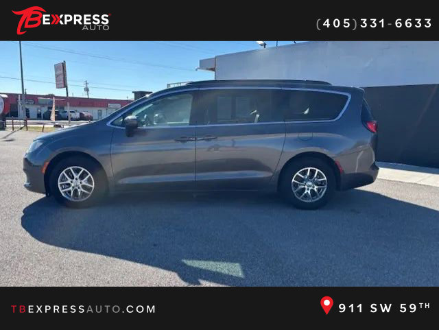 Used 2021 Chrysler Voyager Lxi image 2