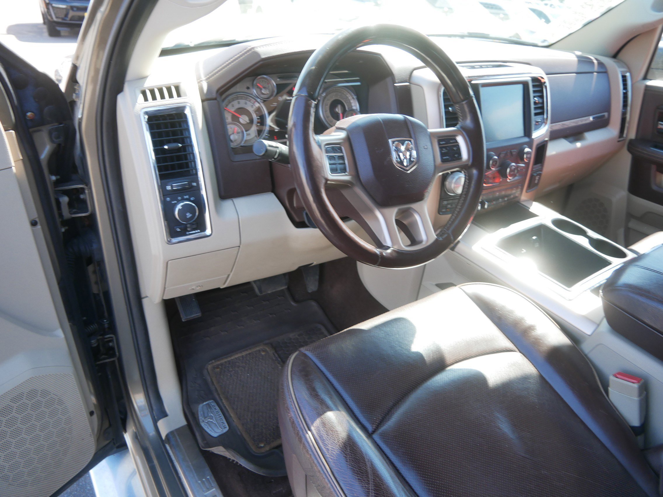 Used 2014 RAM 1500 Laramie Longhorn w/ Convenience Group image 21