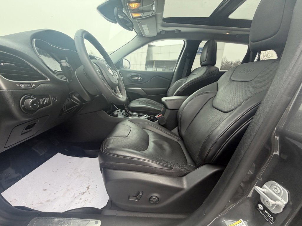 Used 2021 Jeep Cherokee Limited image 17