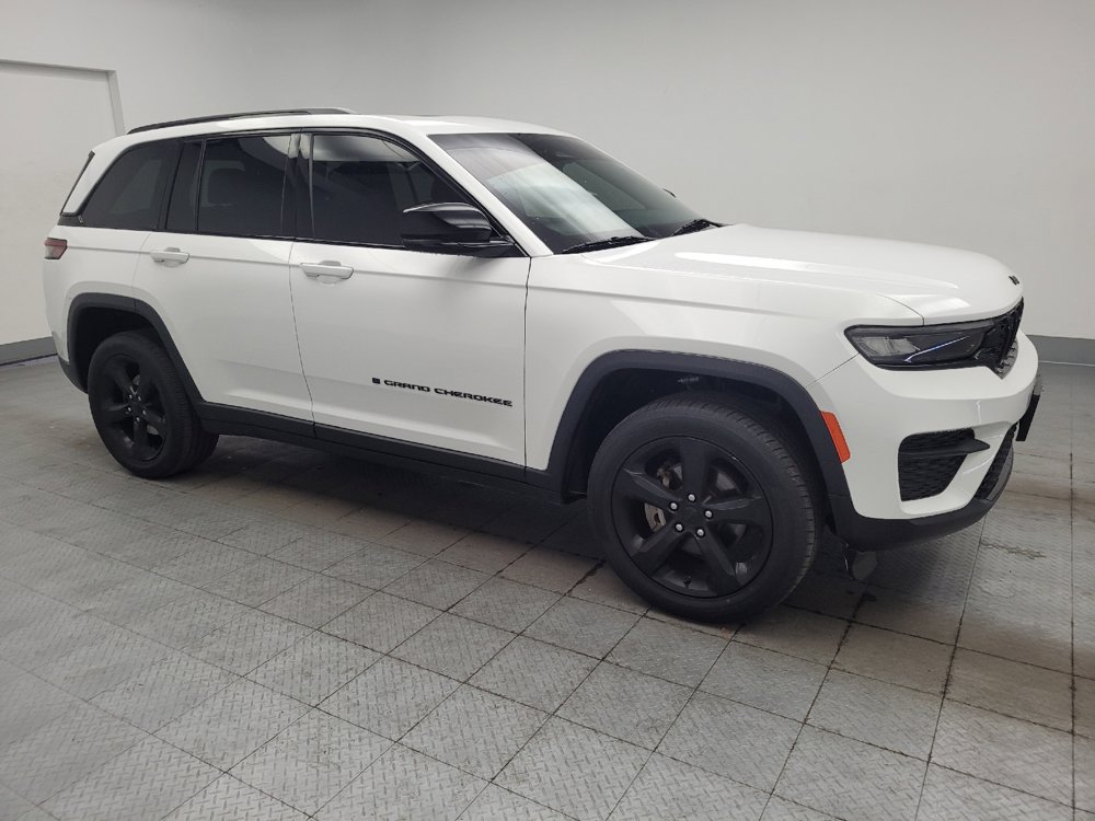 Used 2023 Jeep Grand Cherokee Altitude AWD/4WD image 11