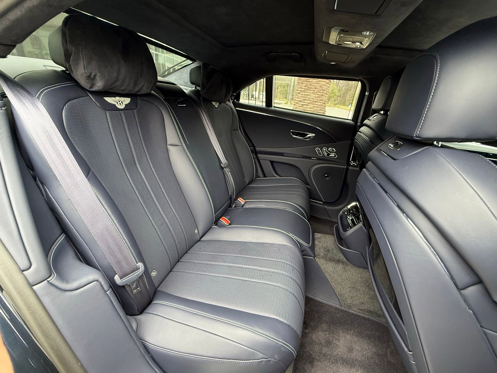 Used 2021 Bentley Flying Spur V8 image 23