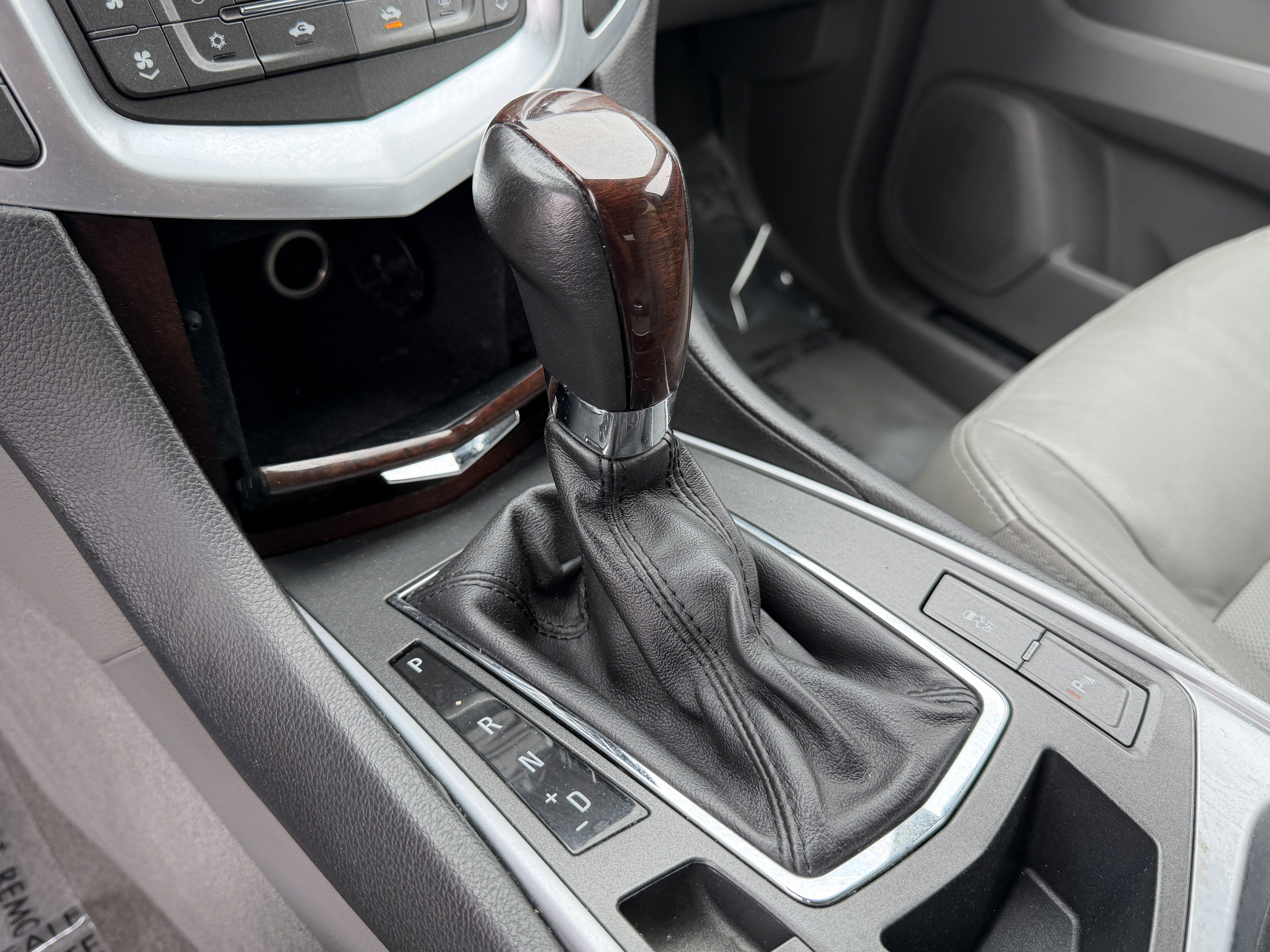 Used 2011 Cadillac SRX Performance FWD image 24