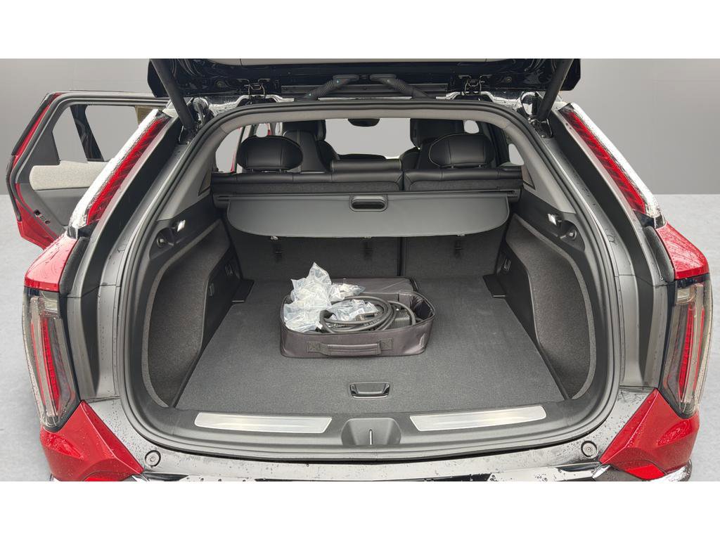 Certified 2025 Cadillac Optiq Sport 2 image 26