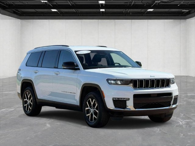 Used 2023 Jeep Grand Cherokee L Limited AWD/4WD image 7