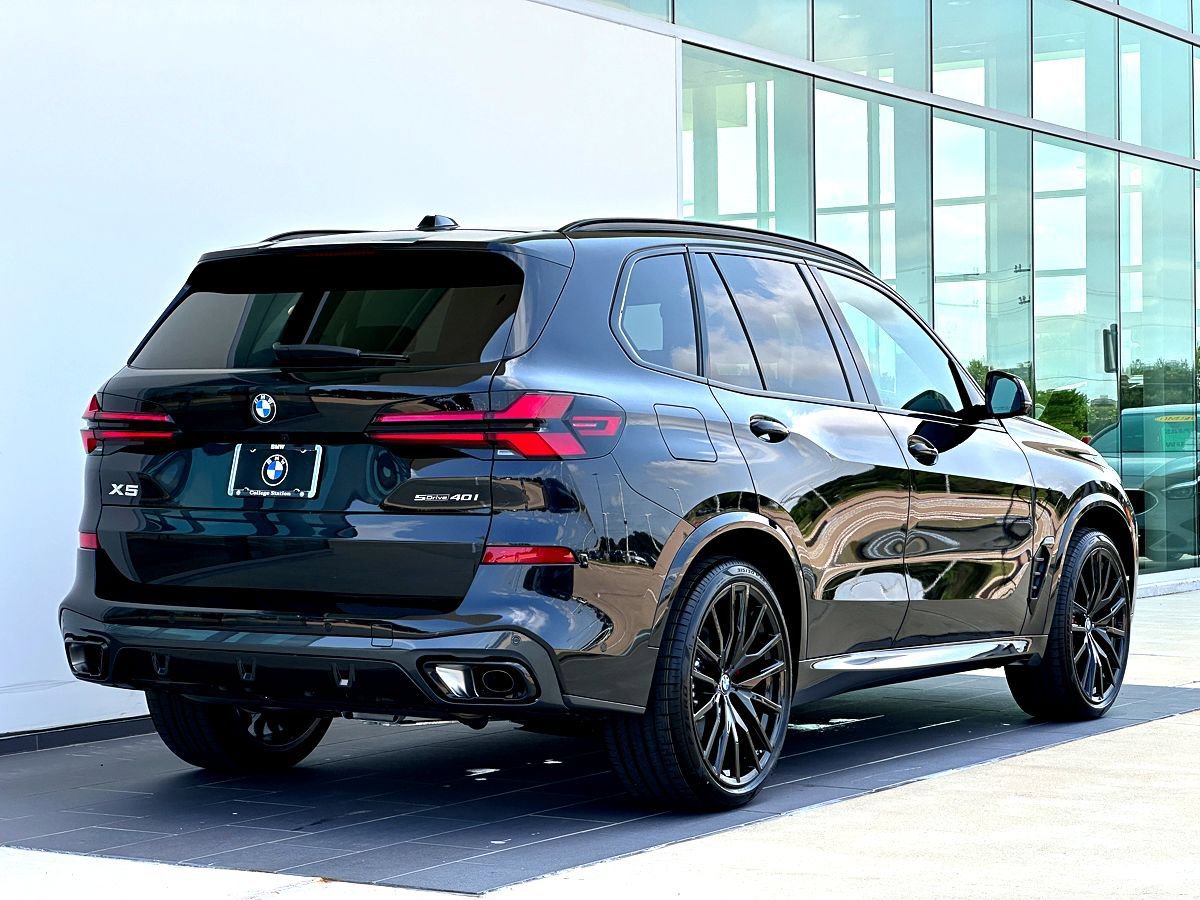 New 2026 BMW X5 sDrive40i w/ M Sport Package image 4