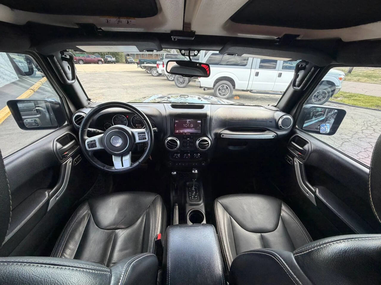 Used 2016 Jeep Wrangler Unlimited Rubicon image 3