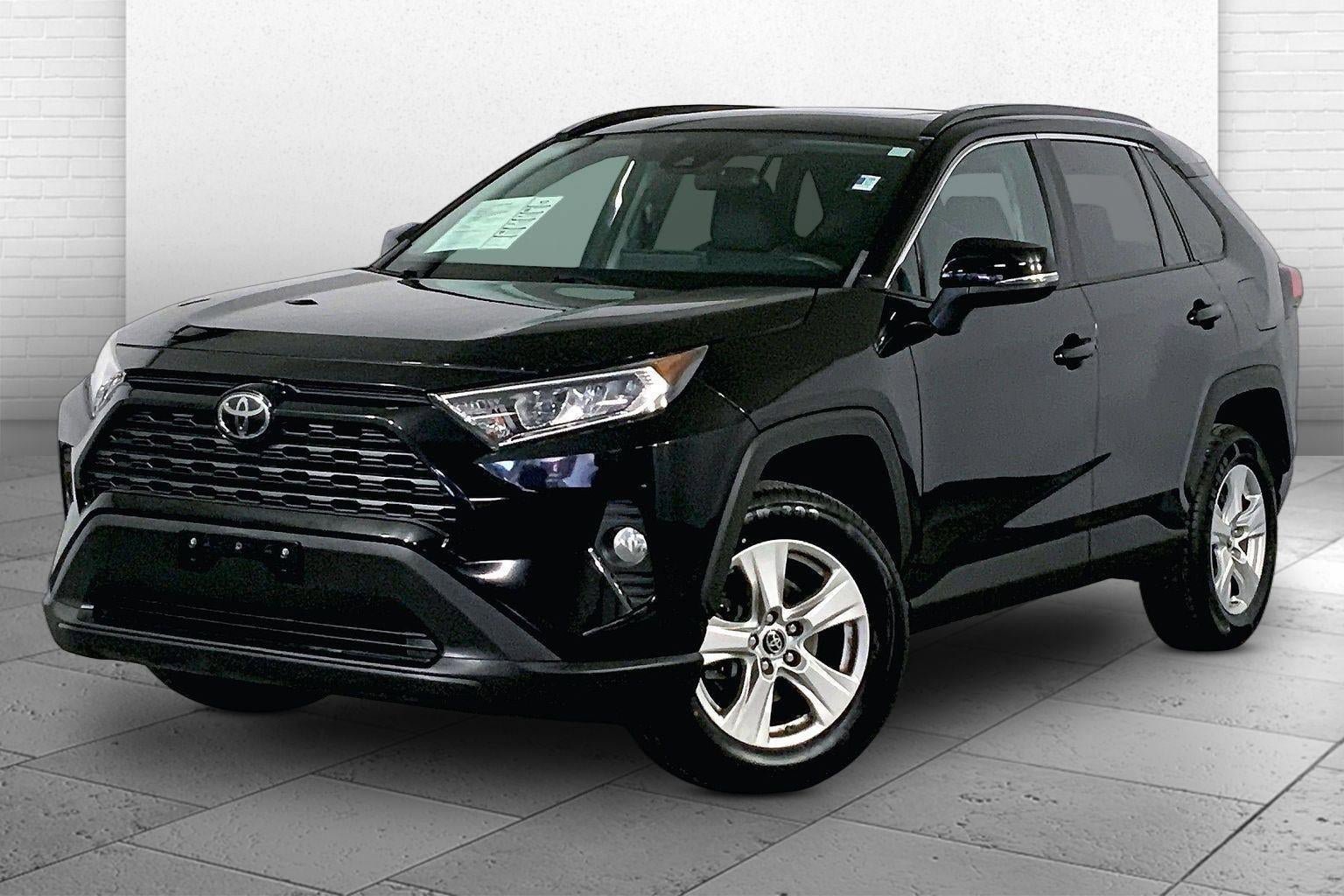 Used 2019 Toyota RAV4 XLE image 12
