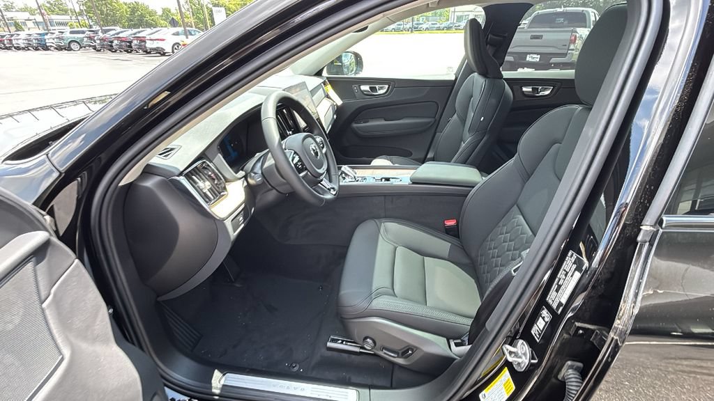 New 2026 Volvo XC60 B5 Plus w/ Protection Package Premier AWD/4WD image 24