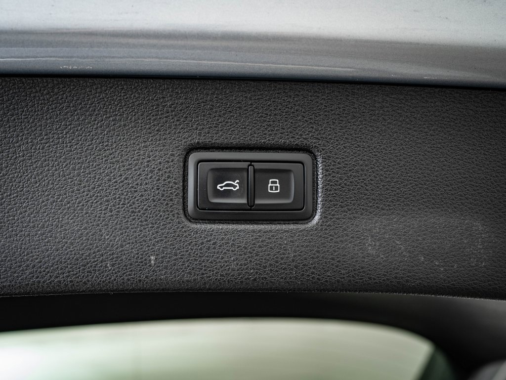 Used 2018 Audi Q7 3.0T Prestige w/ Prestige Package image 23