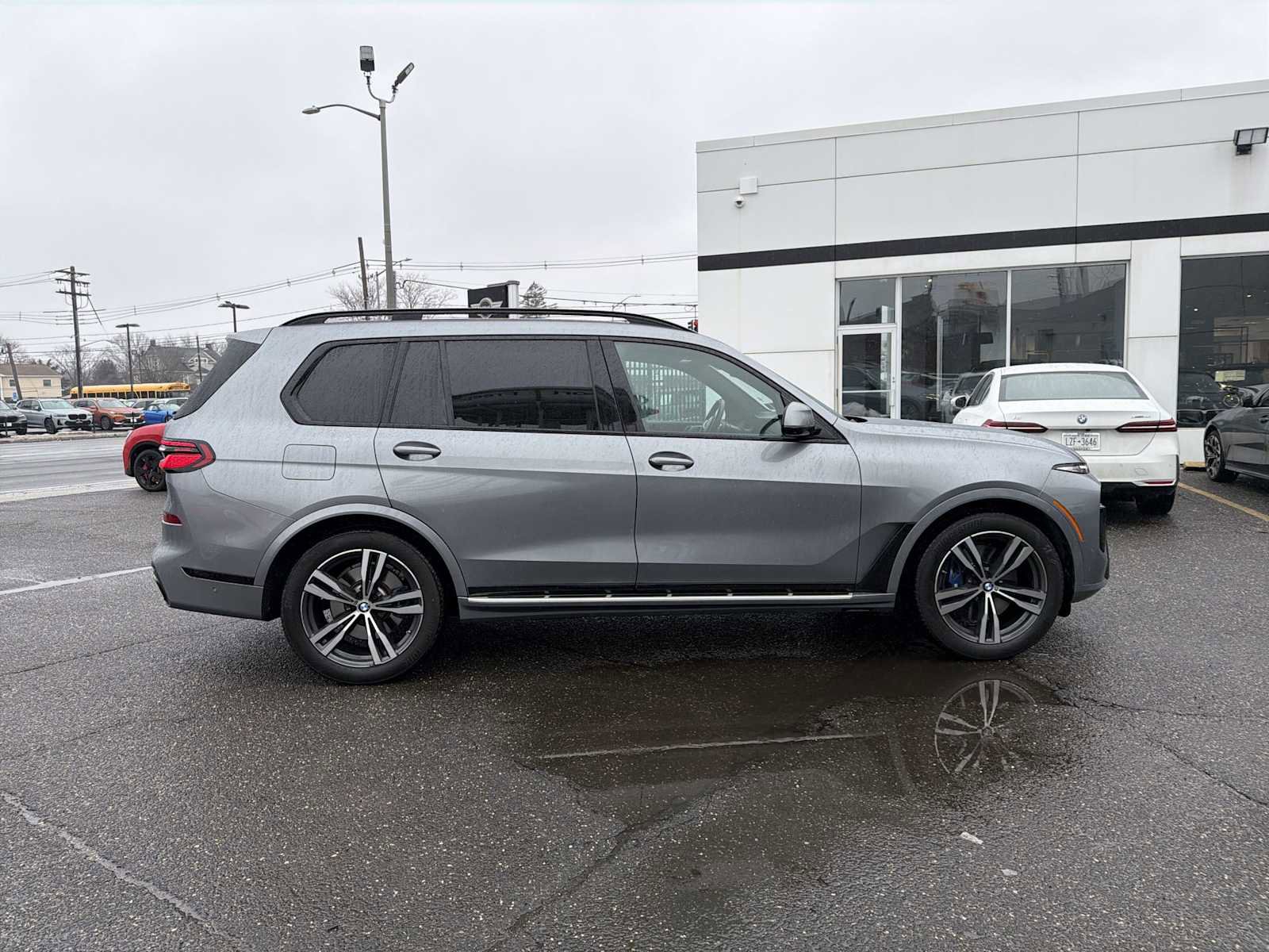 Certified 2024 BMW X7 xDrive40i w/ M Sport Package image 6