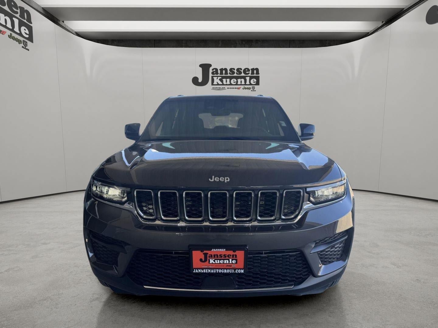 New 2026 Jeep Grand Cherokee Laredo X AWD/4WD image 4