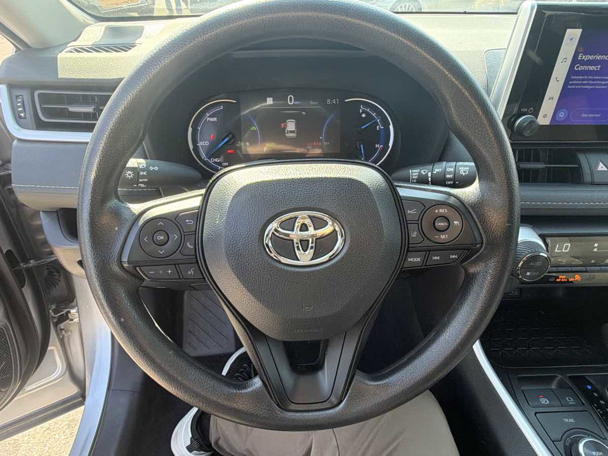 Used 2025 Toyota RAV4 XLE image 10