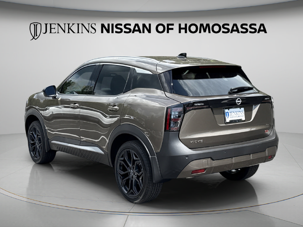New 2026 Nissan Kicks SR FWD image 6