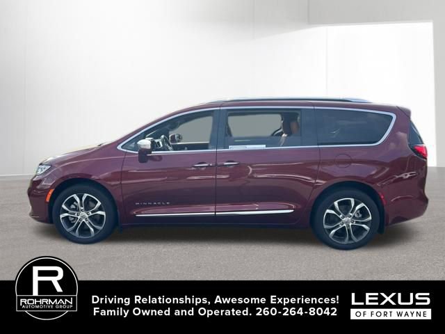Used 2021 Chrysler Pacifica Pinnacle image 5