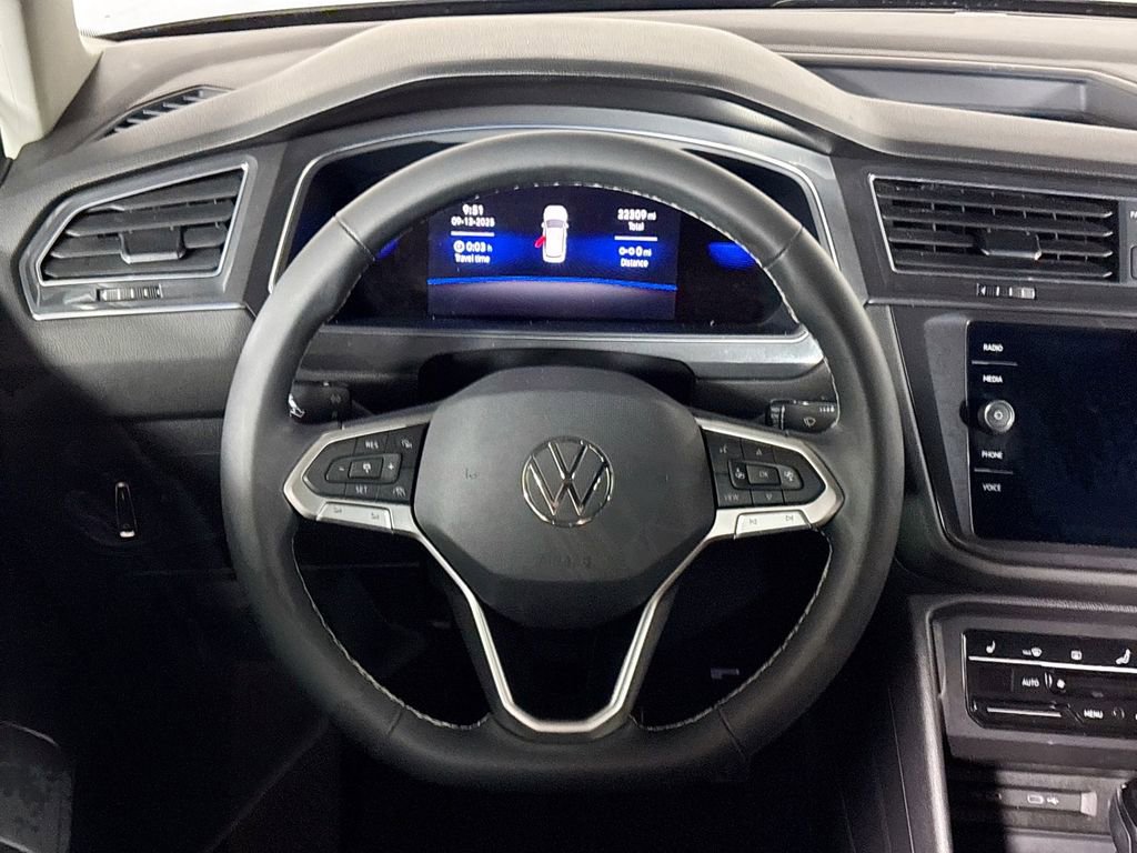 Used 2022 Volkswagen Tiguan SE image 13