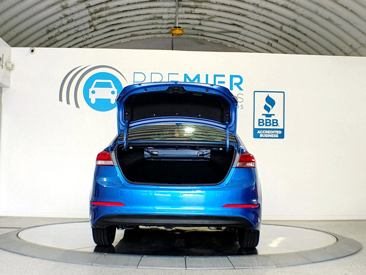 Used 2017 Hyundai Elantra SE image 5