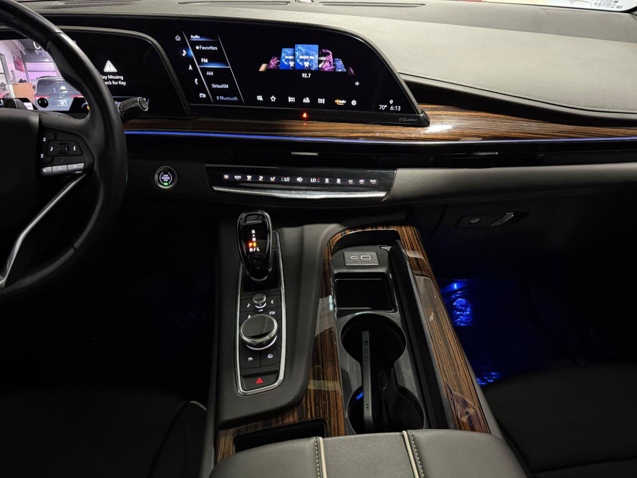 Used 2022 Cadillac Escalade Premium Luxury w/ Performance Package AWD/4WD image 38