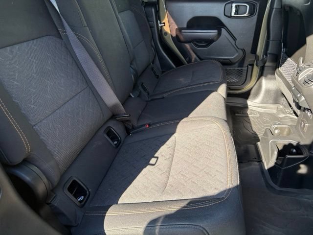 Used 2025 Jeep Gladiator Mojave w/ Convenience Group AWD/4WD image 18