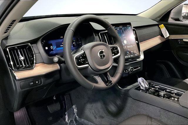 New 2026 Volvo XC90 T8 Plus w/ Protection Package Premier image 8