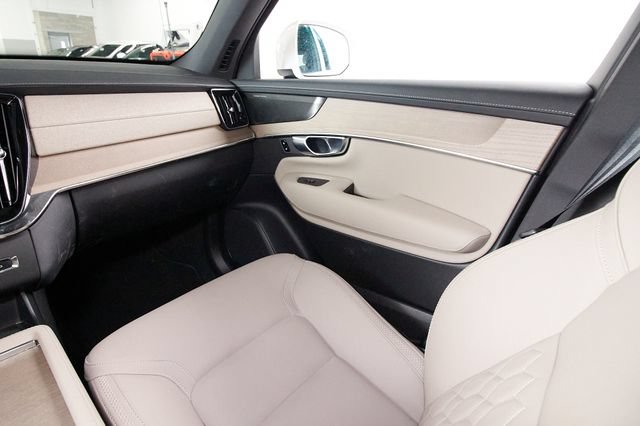 Certified 2026 Volvo XC90 B6 Plus AWD/4WD image 7
