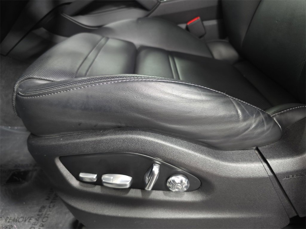 Certified 2021 Porsche Cayenne Coupe image 23