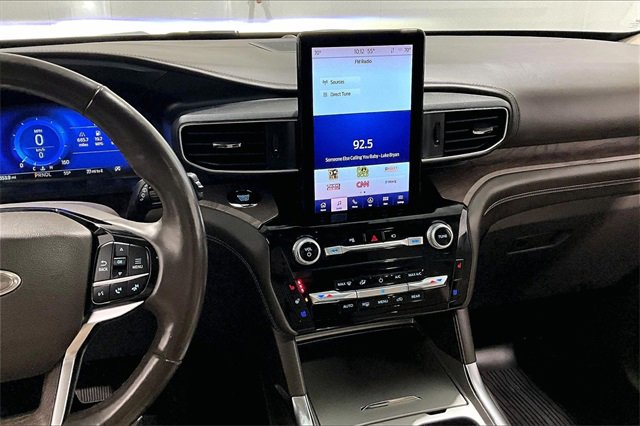 Used 2022 Ford Explorer Platinum w/ Technology Package image 9