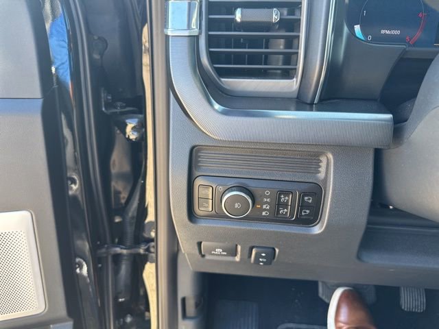 Used 2025 Ford F250 Platinum w/ FX4 Off-Road Package image 10