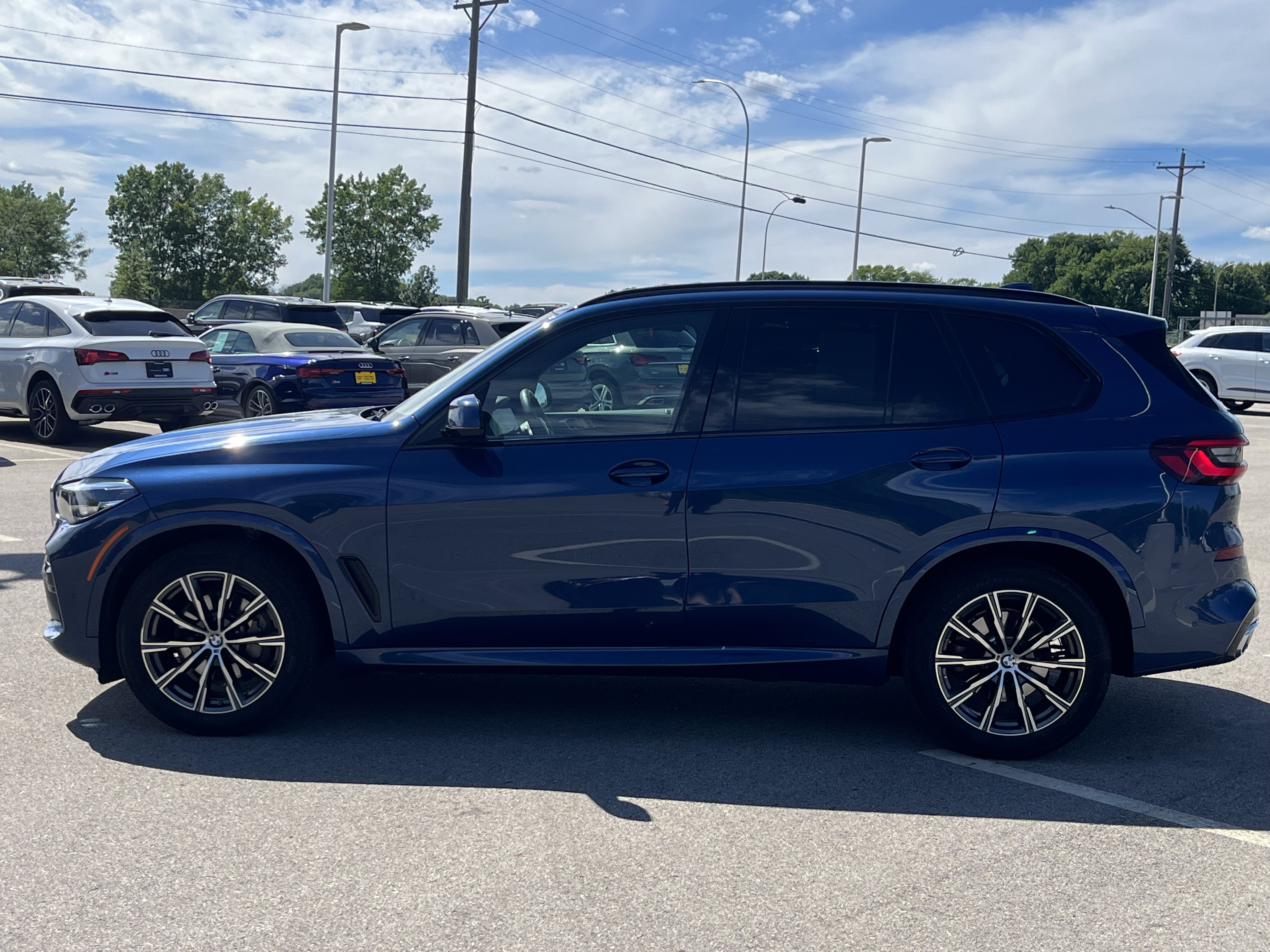 Used 2022 BMW X5 xDrive40i w/ M Sport Package AWD/4WD image 21