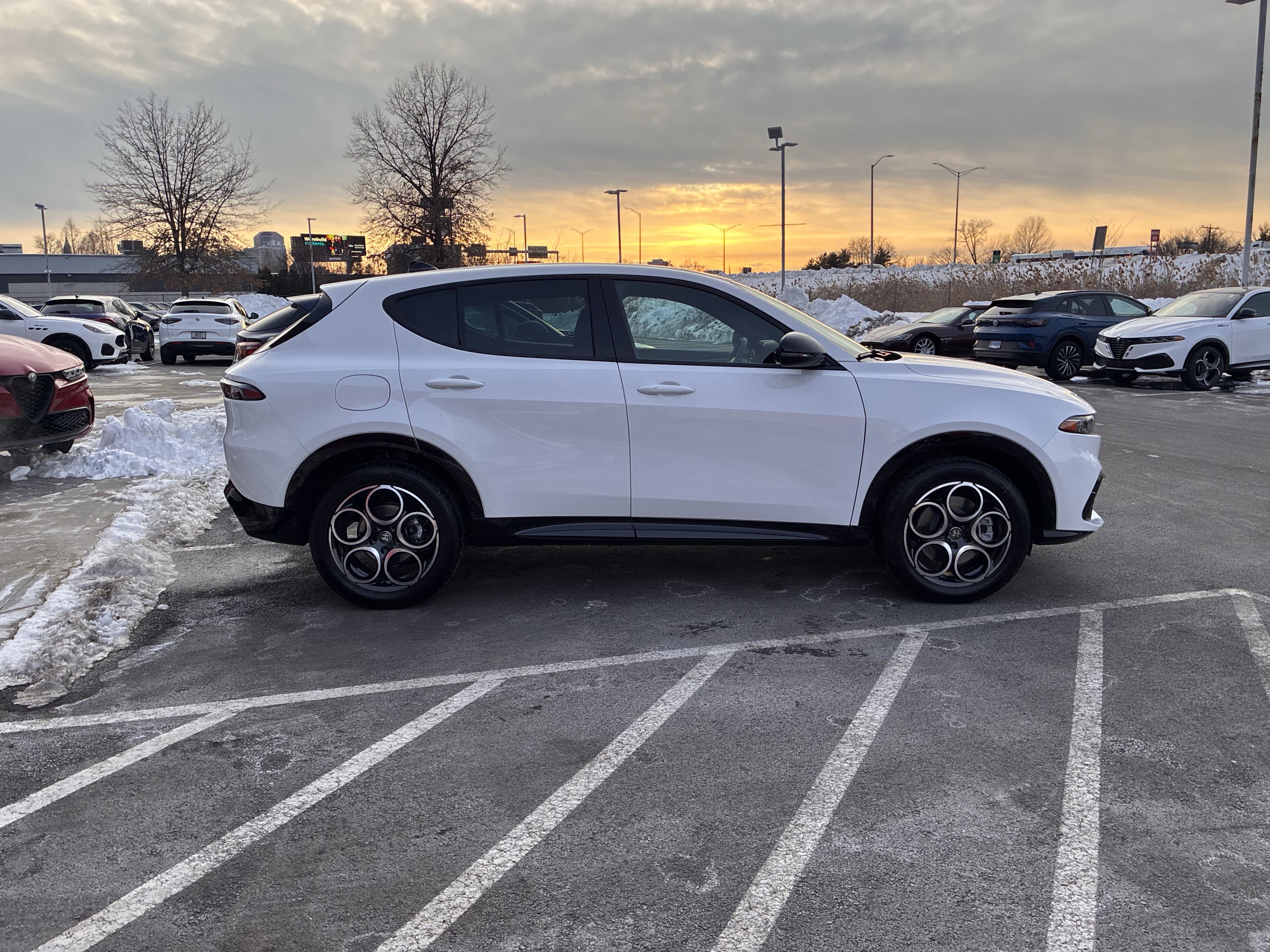 New 2026 Alfa Romeo Tonale Sprint AWD/4WD image 5
