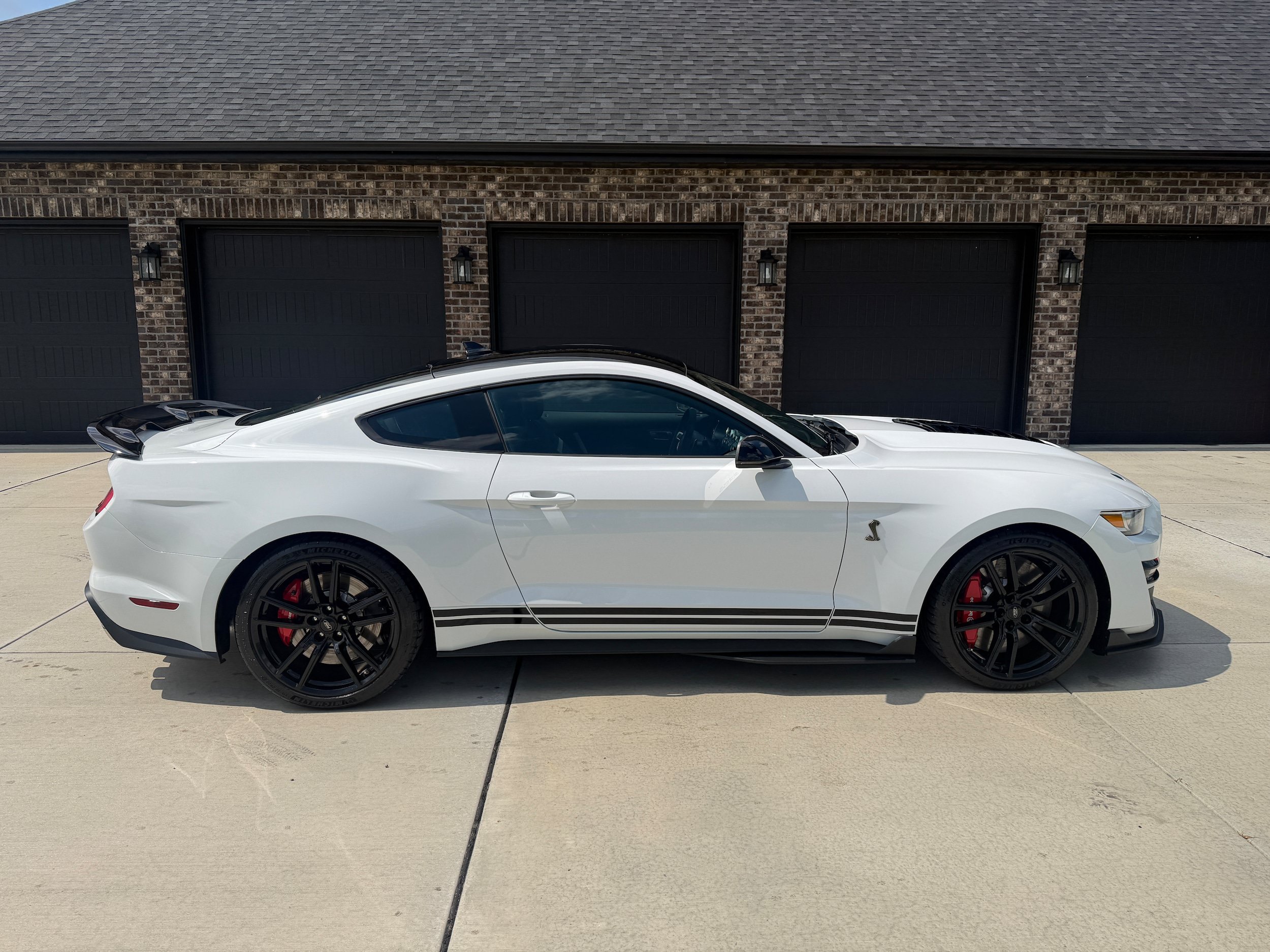 Used 2022 Ford Mustang Shelby GT500 w/ Technology Package RWD image 4