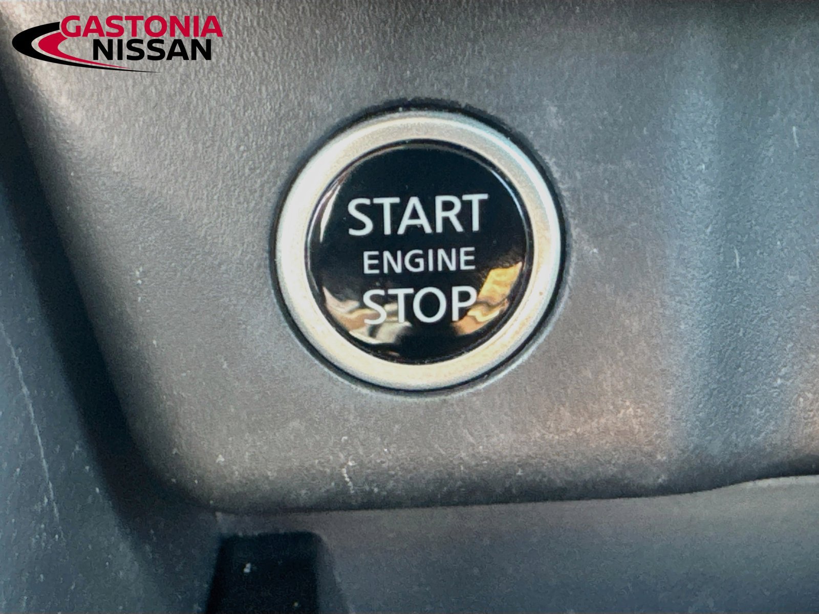 Used 2023 Nissan Rogue S FWD image 18