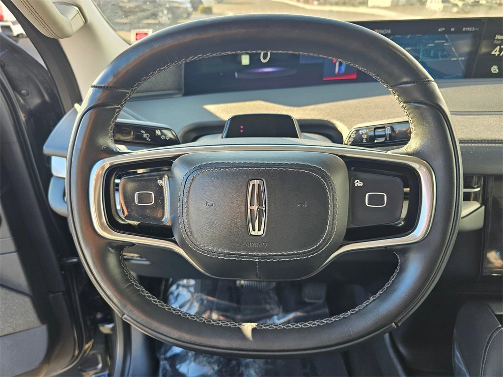 Used 2025 Lincoln Navigator L Reserve image 17