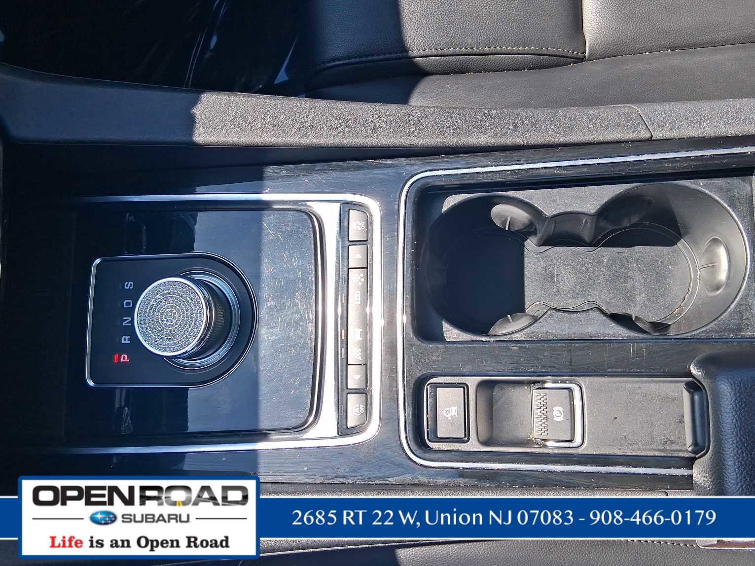 Used 2020 Jaguar F-PACE Premium image 25