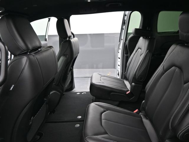 New 2026 Chrysler Voyager LX FWD image 14