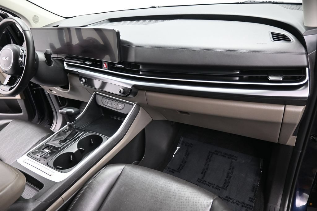 Used 2025 Kia Carnival FWD image 20