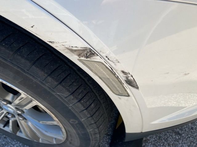 Used 2018 Cadillac XT5 Luxury w/ Driver Awareness Package AWD/4WD image 18