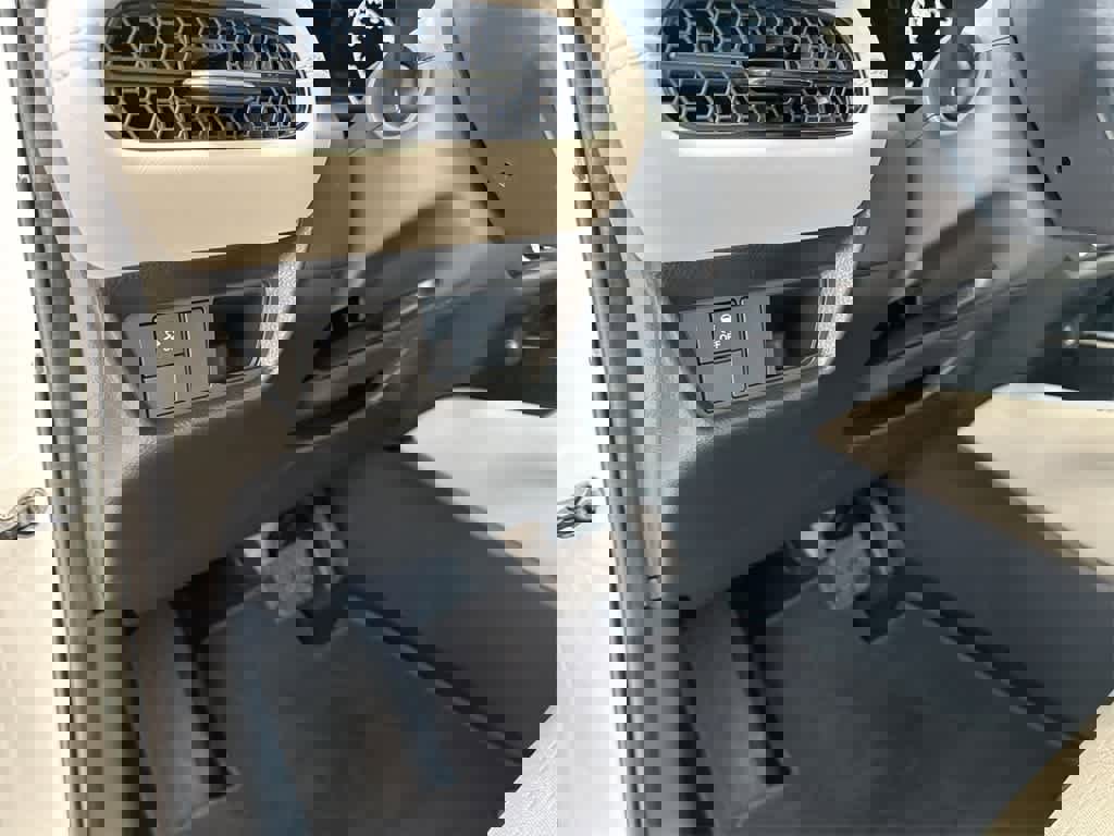 Certified 2025 Honda HR-V LX image 36