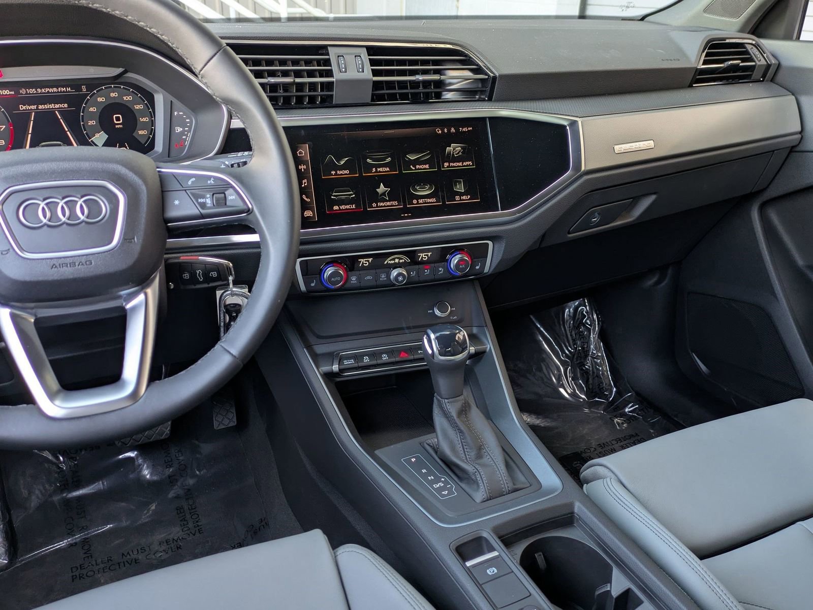 Used 2025 Audi Q3 2.0T Premium w/ Black Optic Sport Package image 9