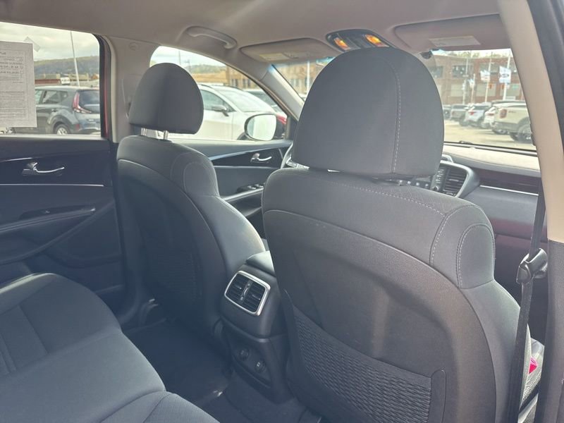 Used 2020 Kia Sorento LX w/ LX I4 Convenience Package image 9