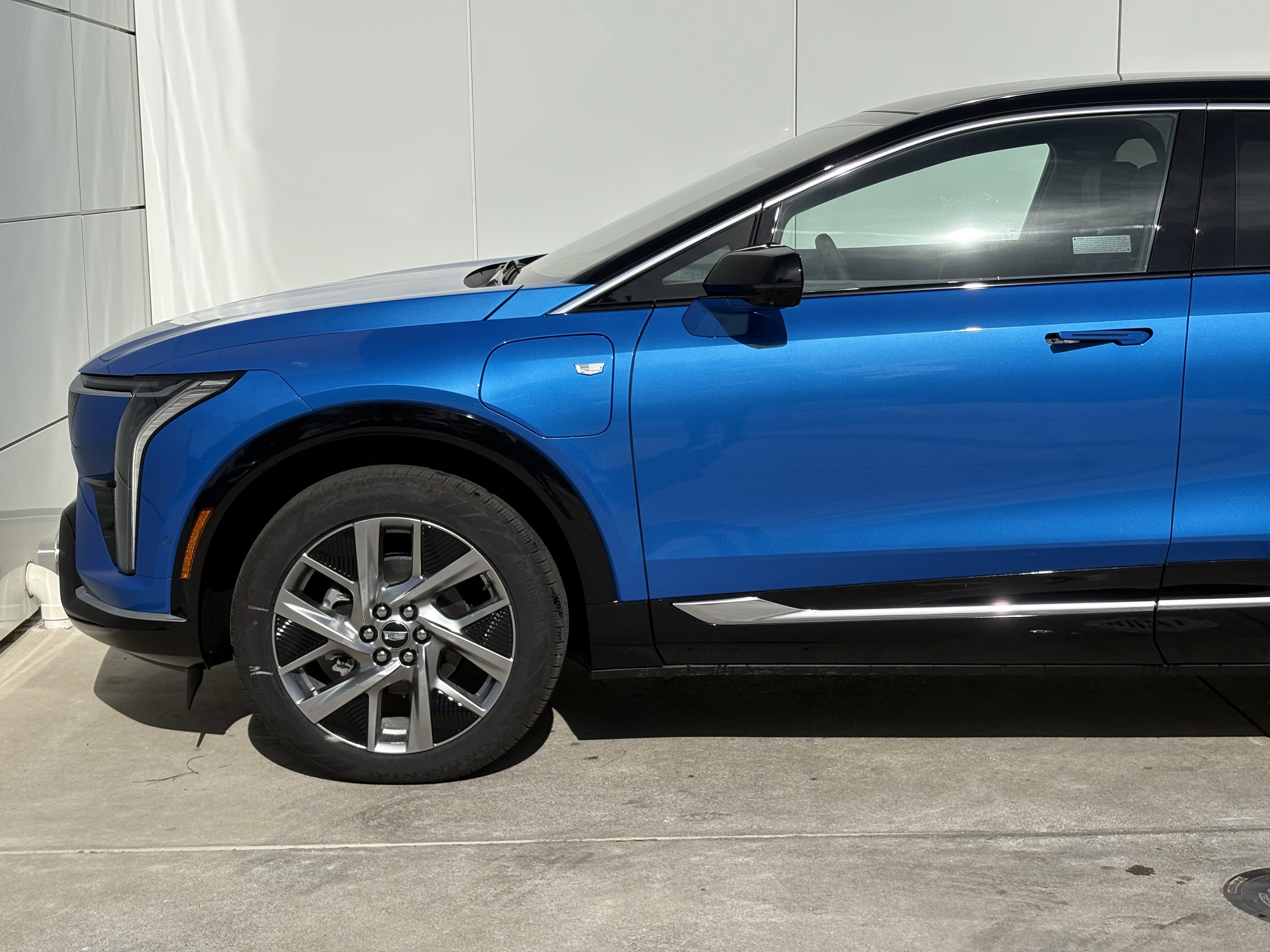 New 2025 Cadillac Optiq Luxury 1 image 5