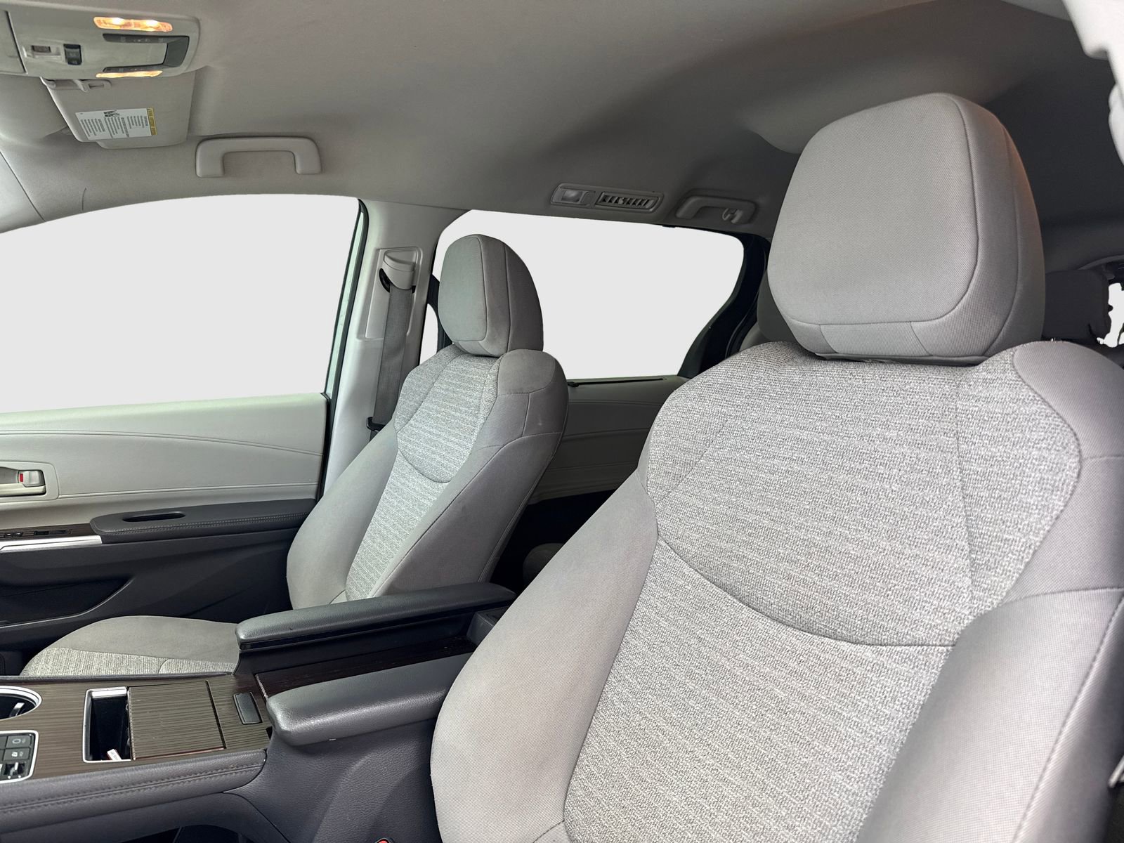 Used 2021 Toyota Sienna LE FWD image 15
