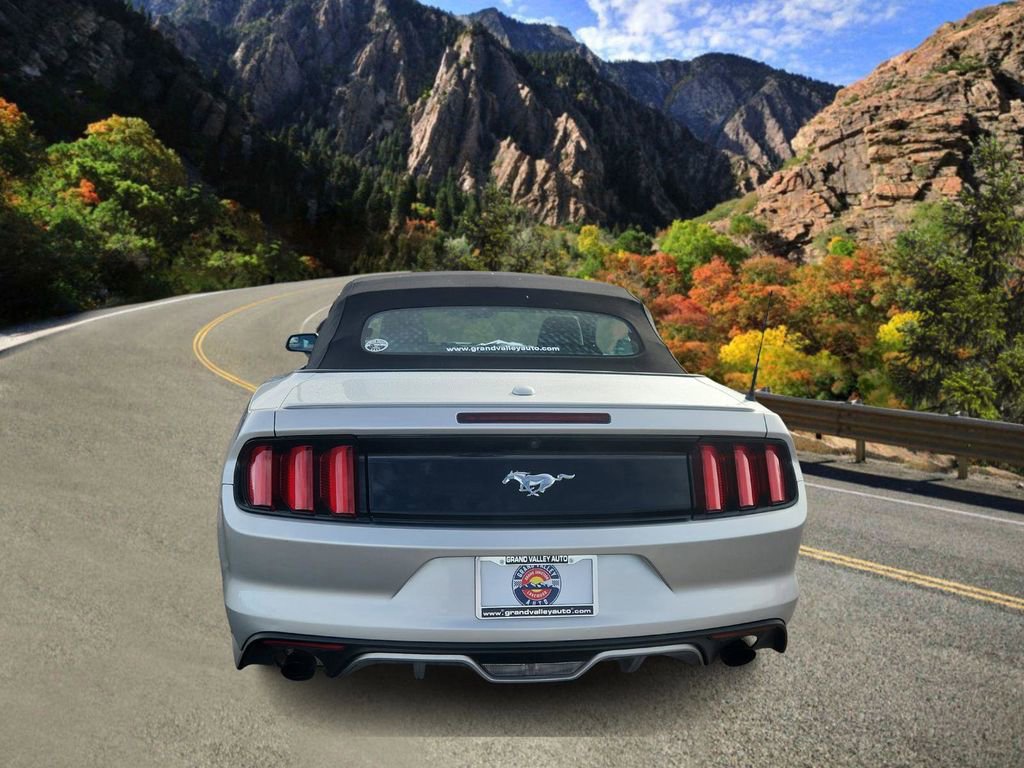 Used 2017 Ford Mustang Premium image 4