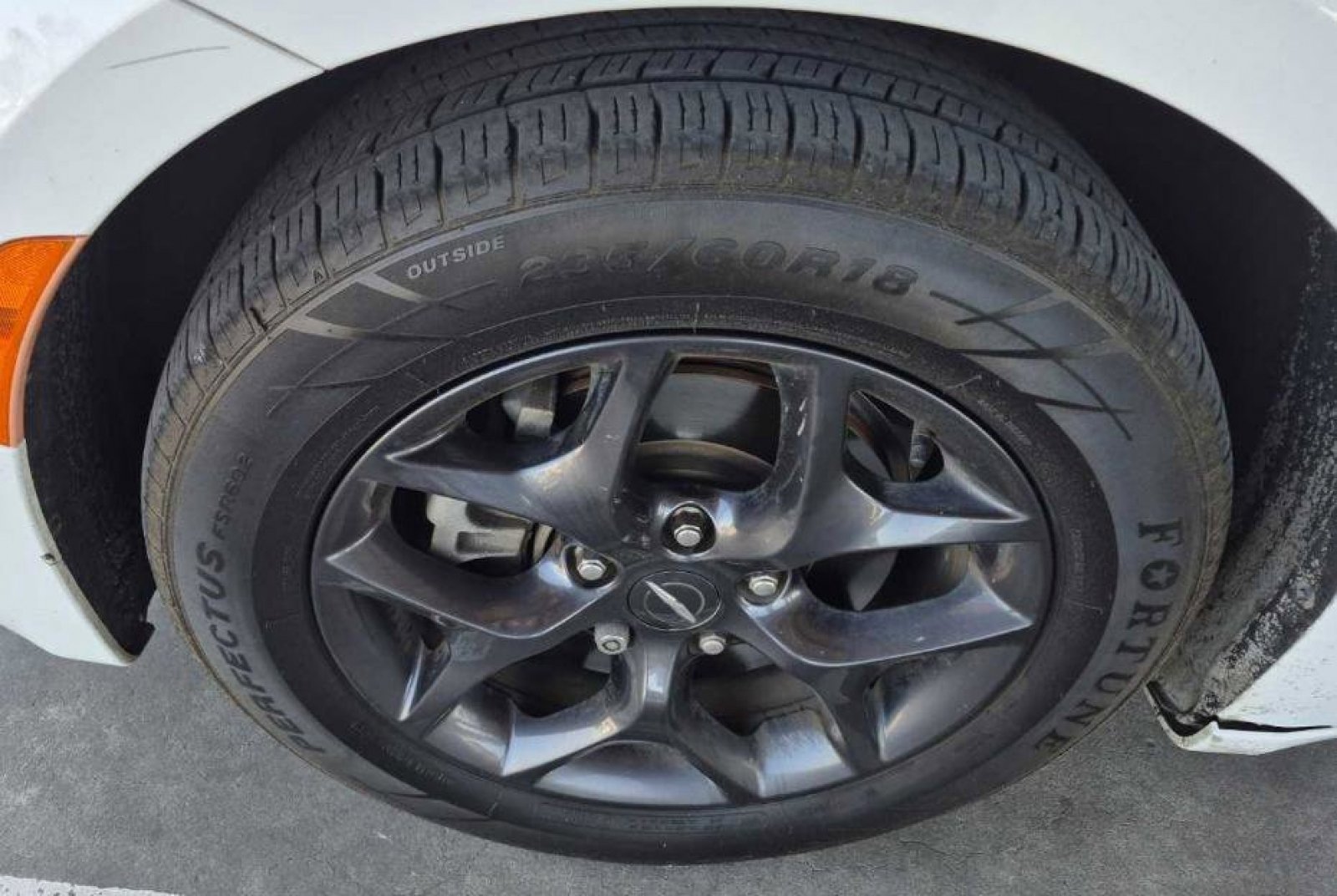 Used 2020 Chrysler Pacifica Touring-L Plus w/ Advanced Safetytec Group FWD image 9